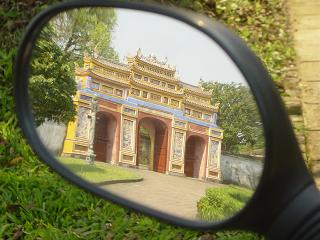 Ein Tor in der verbotenen Stadt in Hue